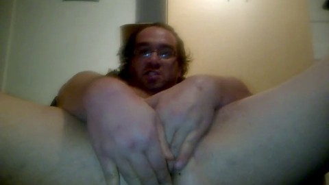 Der kanadische Labrador Ziggurat reitet auf einem Dildo für intensives Vergnügen HD Gay movie