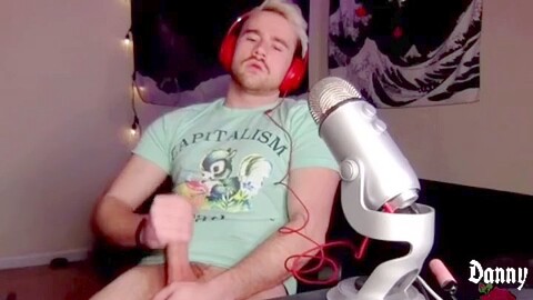 Solo masculin, une grosse bite blanche, regarder du porno HD Gay movie