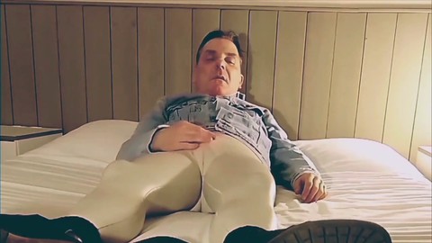 Joy Stardust erkundet sein schwules Fetisch mit Solo-Hinternspielen HD Gay movie